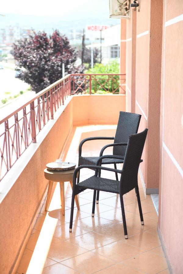 בראט Guesthouse Leo מראה חיצוני תמונה
